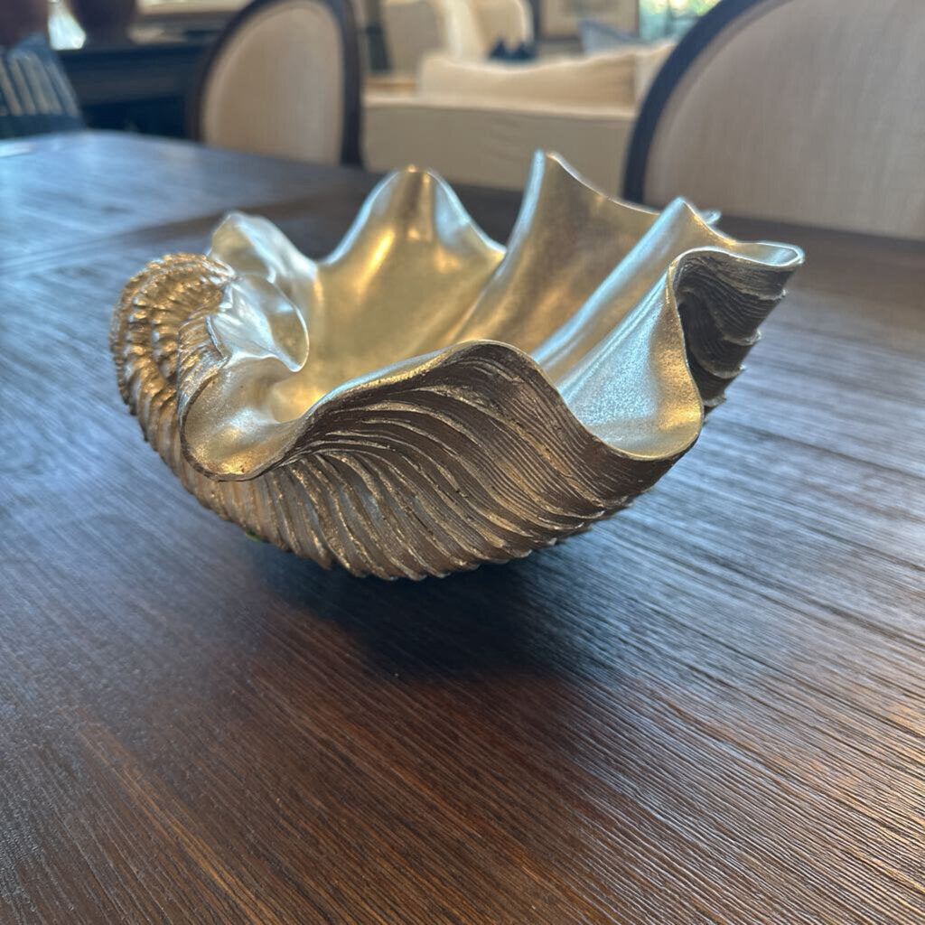 Coastal Silver Resin Clam Shell - 12"
