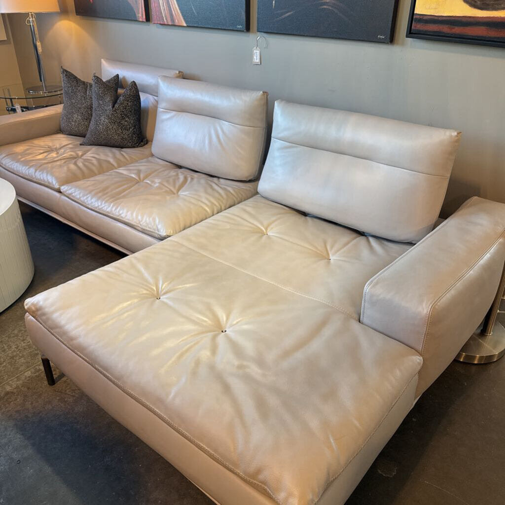 Cierre Carlton Grey Leather Sectional - 122X62