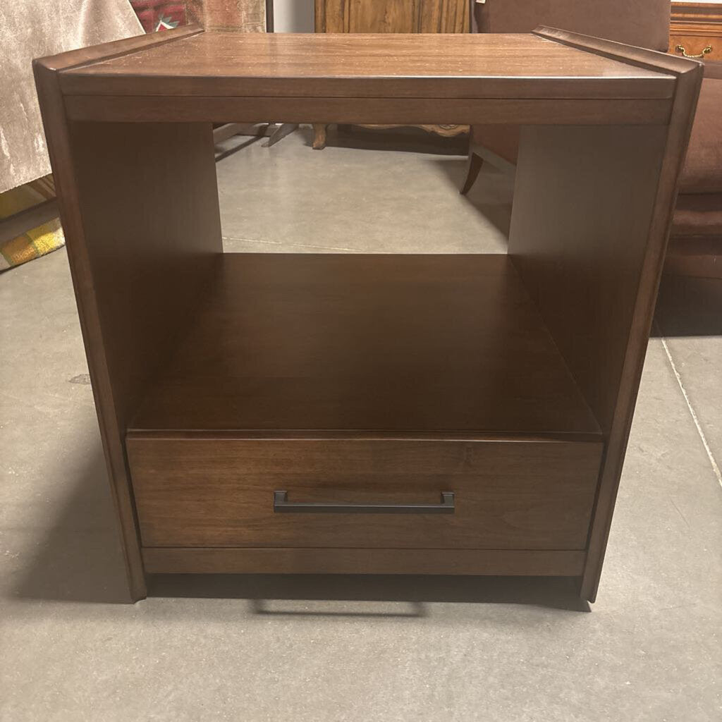 Kincaid Abode Edie Drawer End Table- 24X28X26H