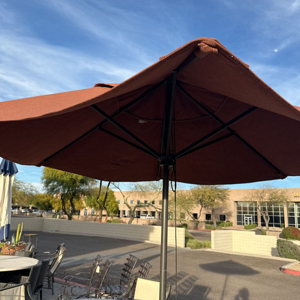 Rust Smooth Umbrella W/ Square Umbrella Stand- 8'