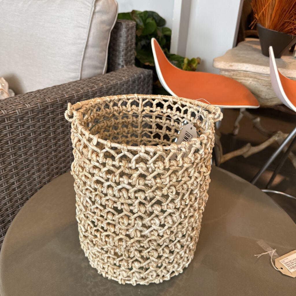 Bleached Banana Leaf Basket W/ Glass Vase- 10X12