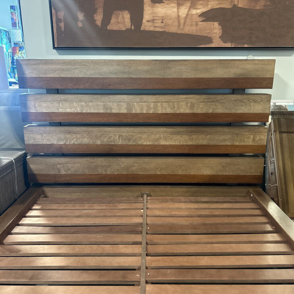 A.R.T. Furniture Queen Williamsburg Platform Storage Bed-69.5X90D