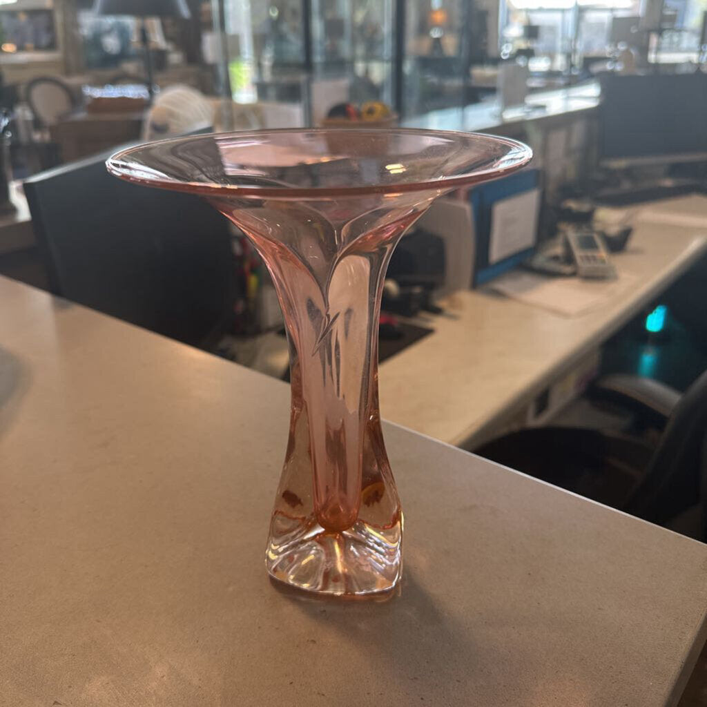 Jonathan Winfisky Pink Tulip Vase- 6X7.5H