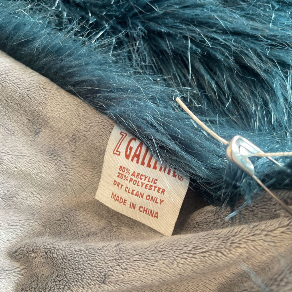 Z Gallerie Blue/ Grey Fur Throw - 67X1X67