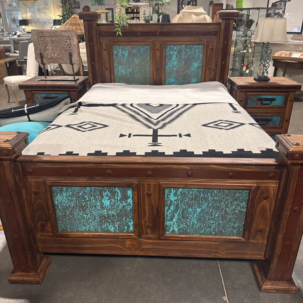 LMT Imports Turquoise Copper Panel Queen Bed