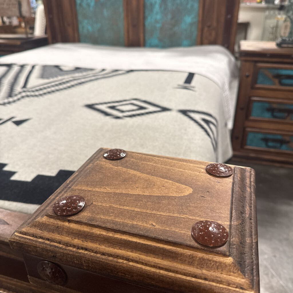 LMT Imports Turquoise Copper Panel Queen Bed