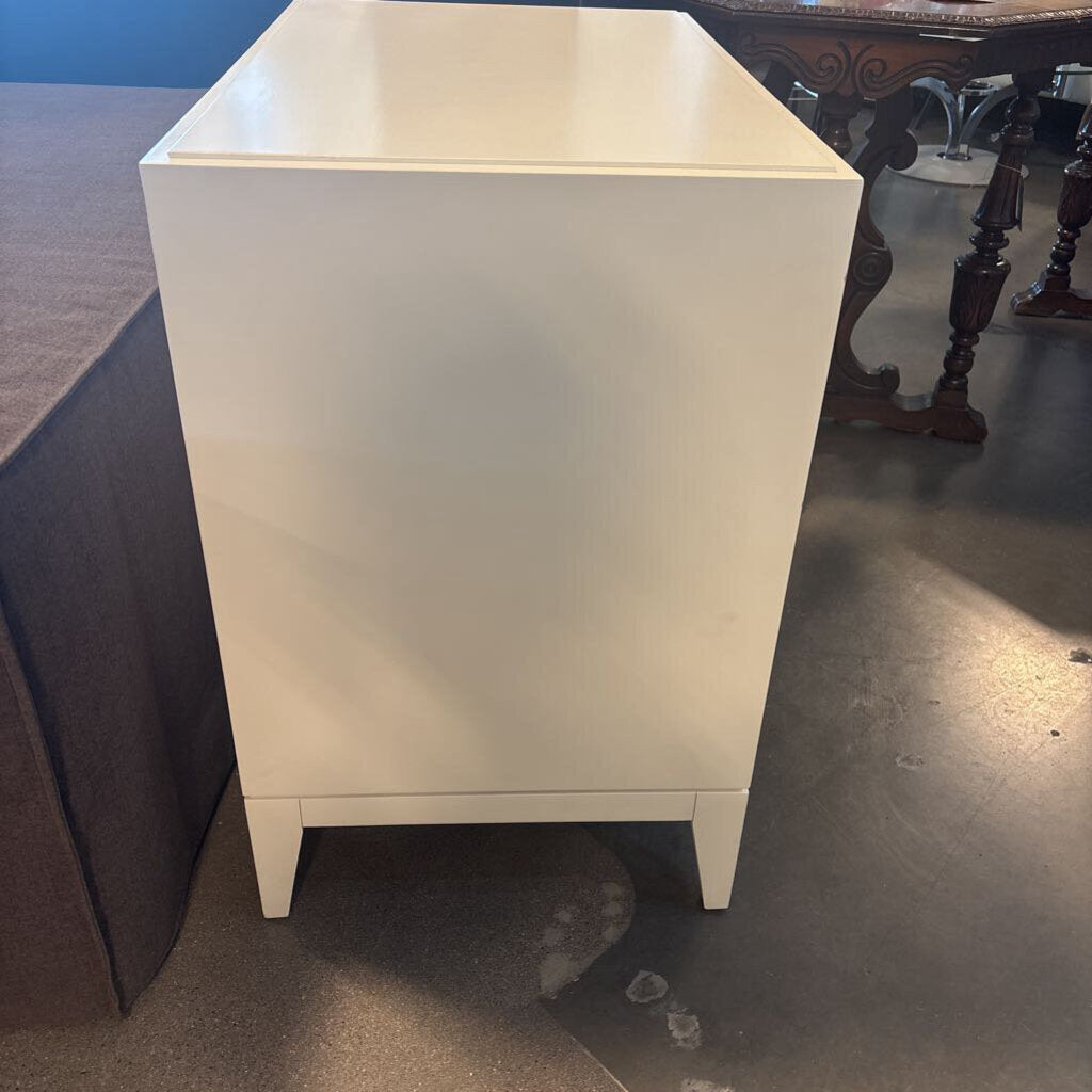 Vanguard Furniture Cremins Nightstand- 30X19X30H