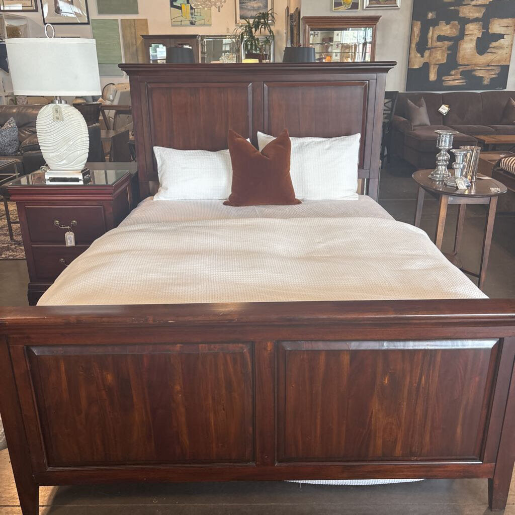 Legacy Traditions By Millenia Queen Panel Bed- 67X79X56H