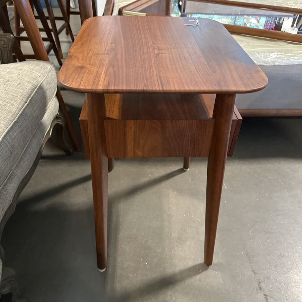 Stickley Bedroom Walnut Grove Nightstand- 22X18X27H