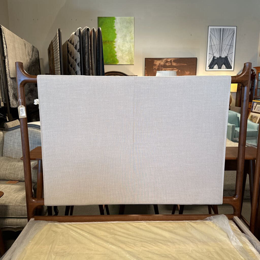 Stickley Bedroom Walnut Grove Upholstered Queen Bed- 65X85X64H