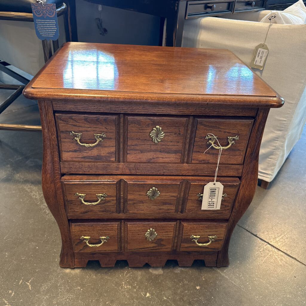 Hammary 3 Drawer Nightstand- 18X26X24H