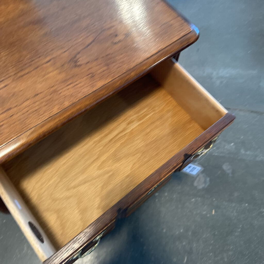 Hammary 3 Drawer Nightstand- 18X26X24H