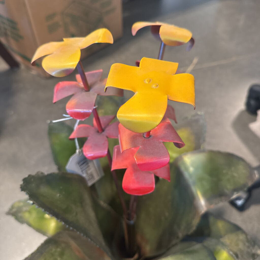 Metal Flowering Agave Yard Art- 17X21H