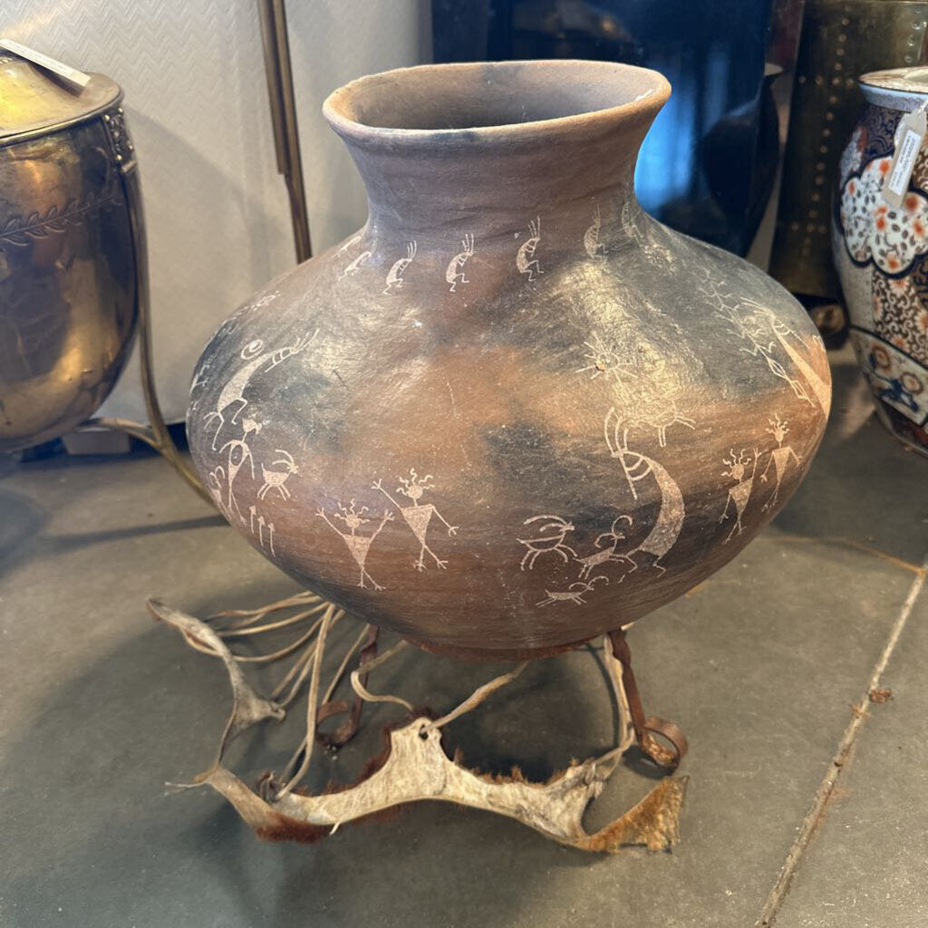 Hilary Edwards Signed Etched Kokopelli Pot On Stand- 16X18H
