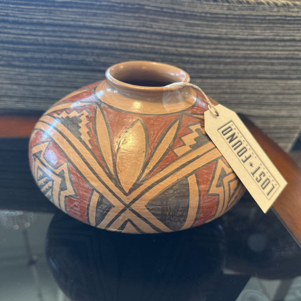 Vintage Mata Ortiz Mexican Ceramic Vase- Signed - 8.5X6