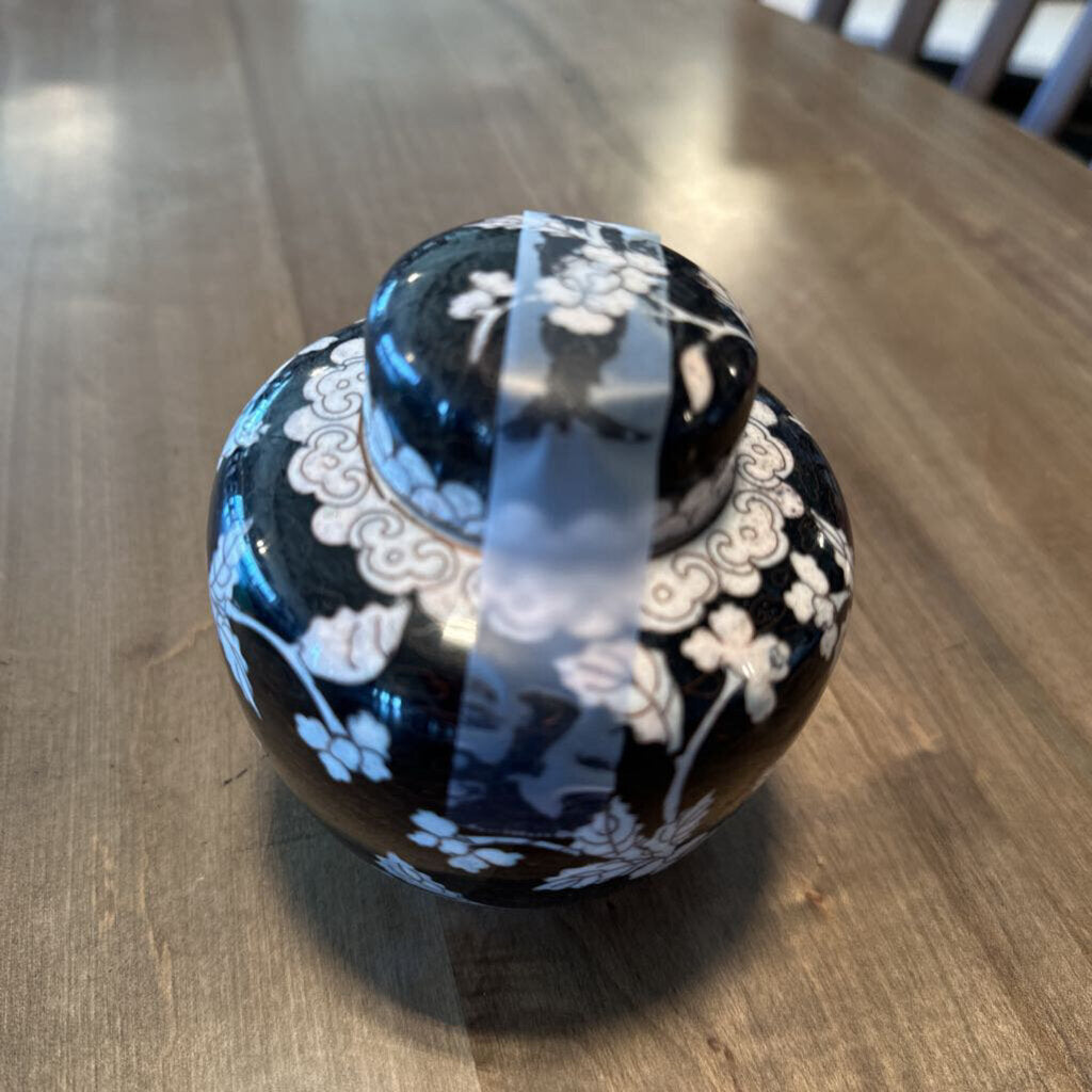 Small Black & White Asian Floral Pot W/ Lid- 3X3.5X4