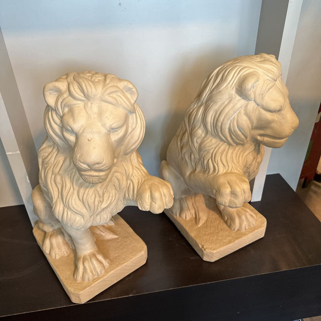 White Washed Concrete Garden Lion - Pair - 9X15X23H