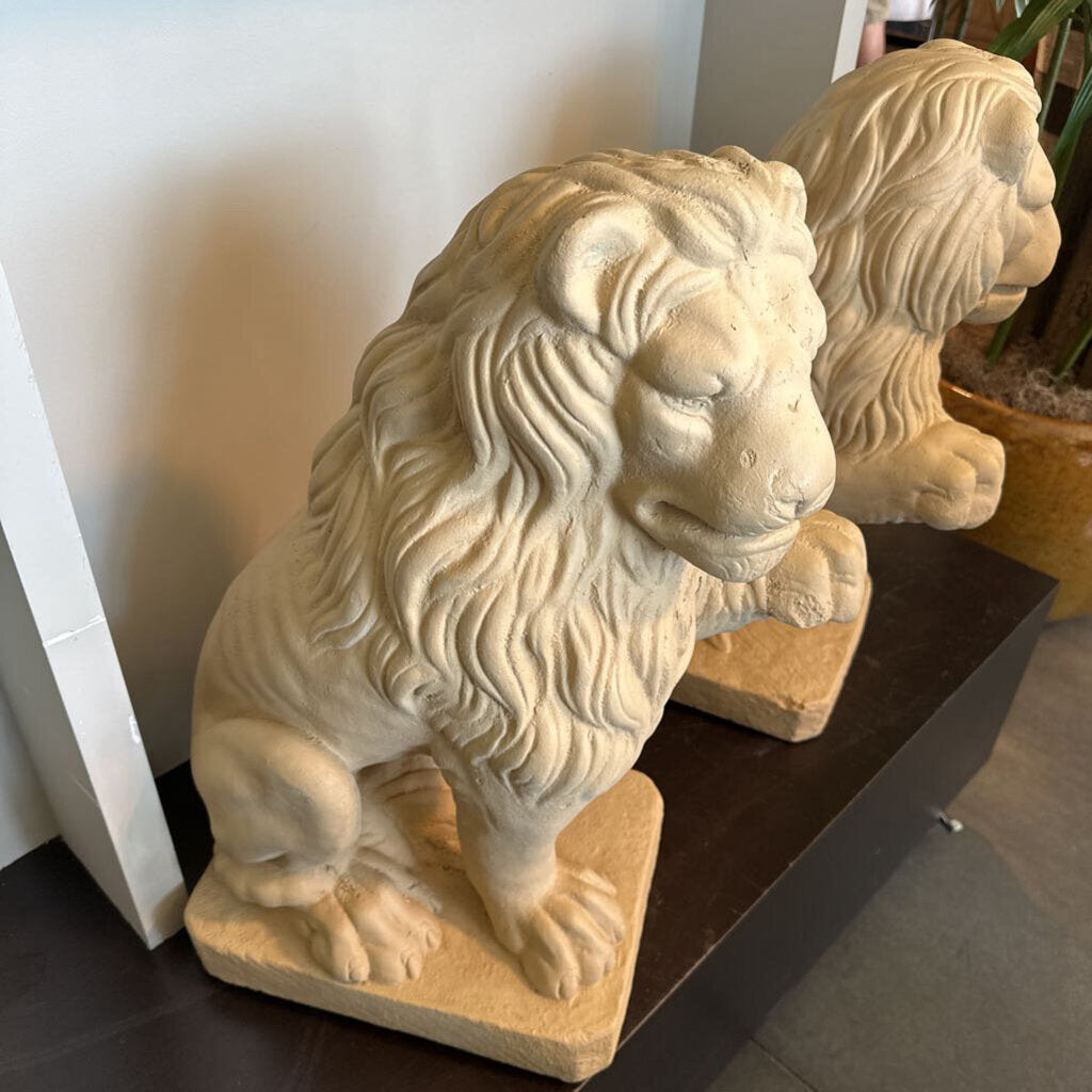 White Washed Concrete Garden Lion - Pair - 9X15X23H
