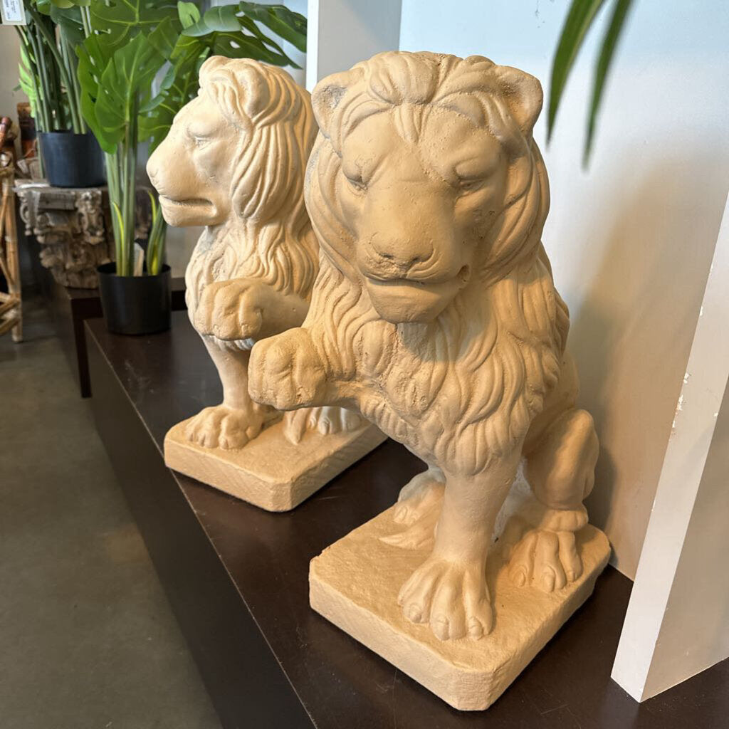 White Washed Concrete Garden Lion - Pair - 9X15X23H