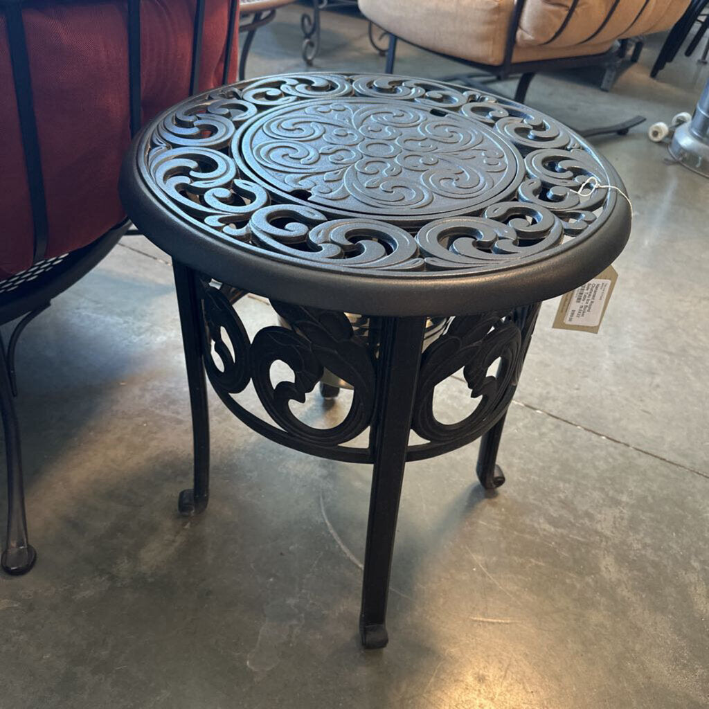 Hanamint Round Chateau Ice Bucket Side Table - 19.5X22