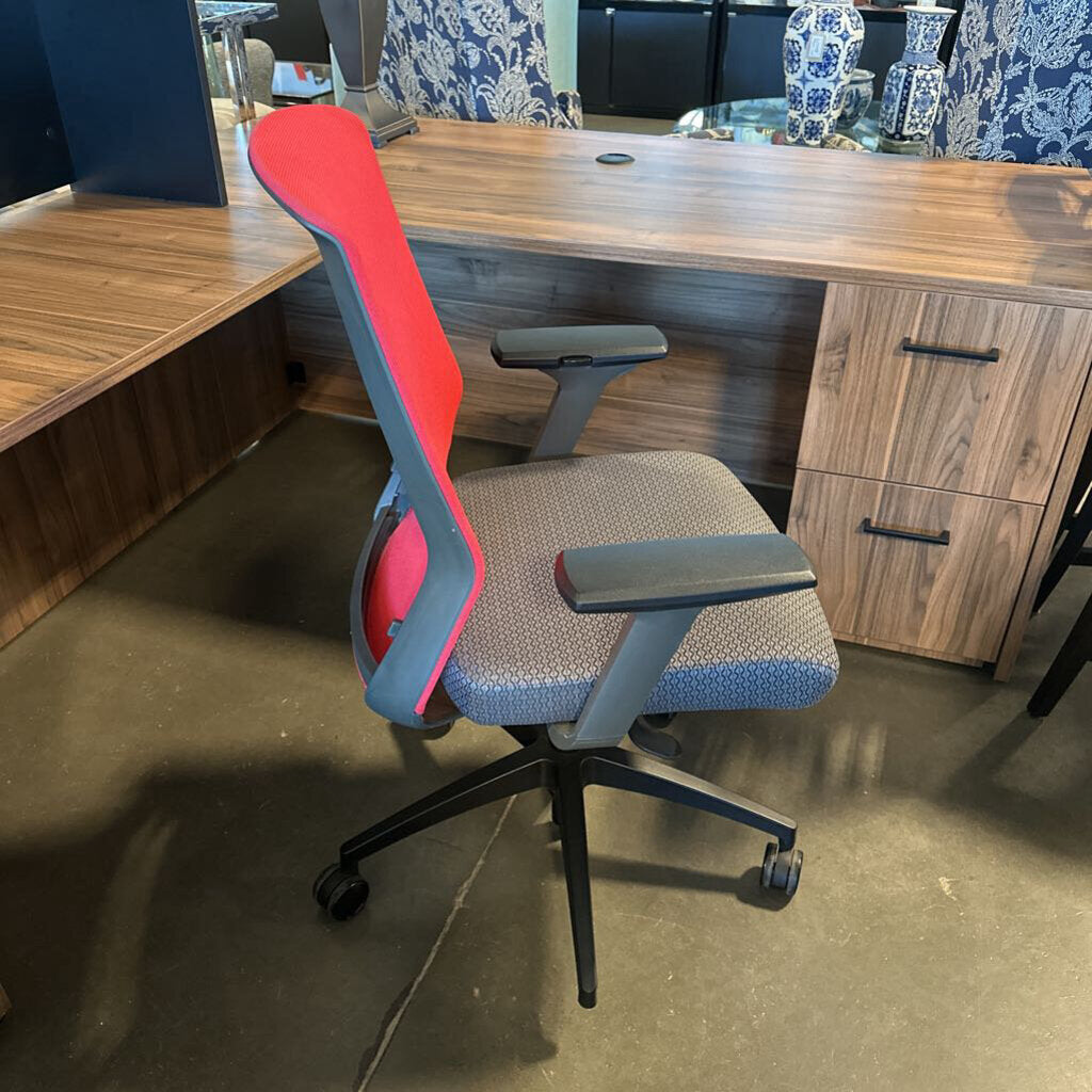 9 to 5 NeoLite Custom Task Chair - 26X26X40H