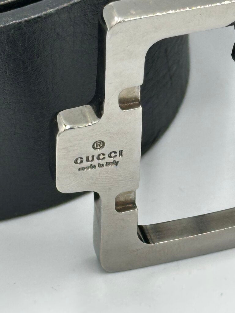 Gucci Black Leather Belt 75/30