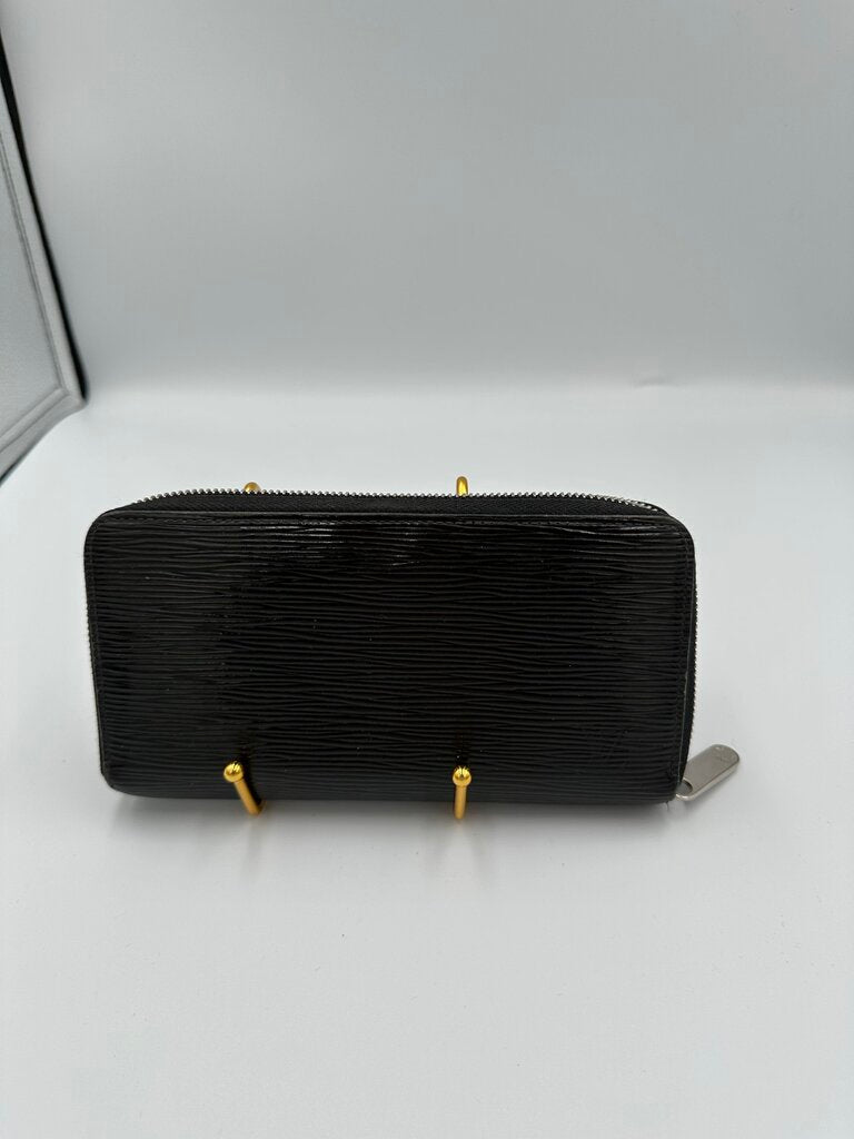 Louis Vuitton Epi Noir Zippy Wallet