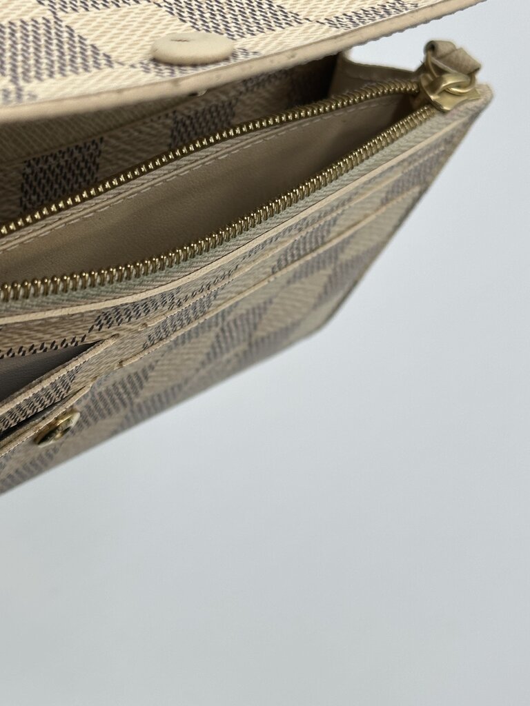 Louis Vuitton Emilie wallet in Damier Azur canvas