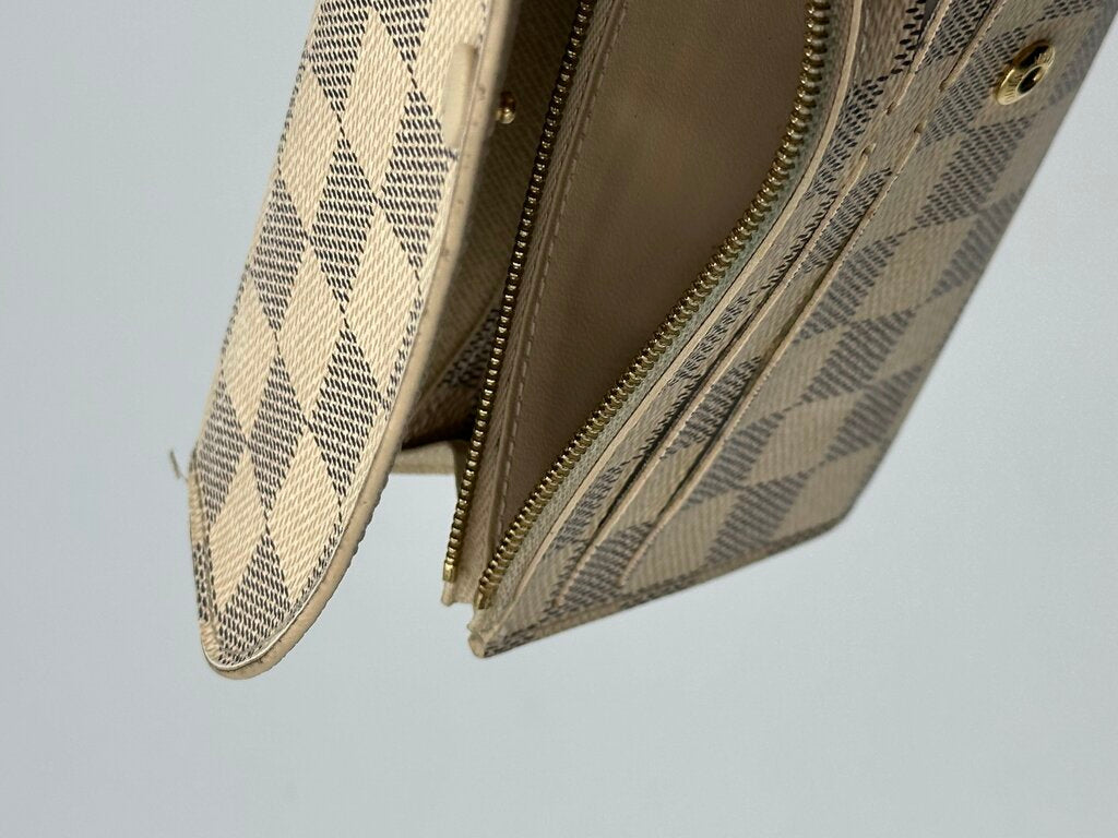 Louis Vuitton Emilie wallet in Damier Azur canvas