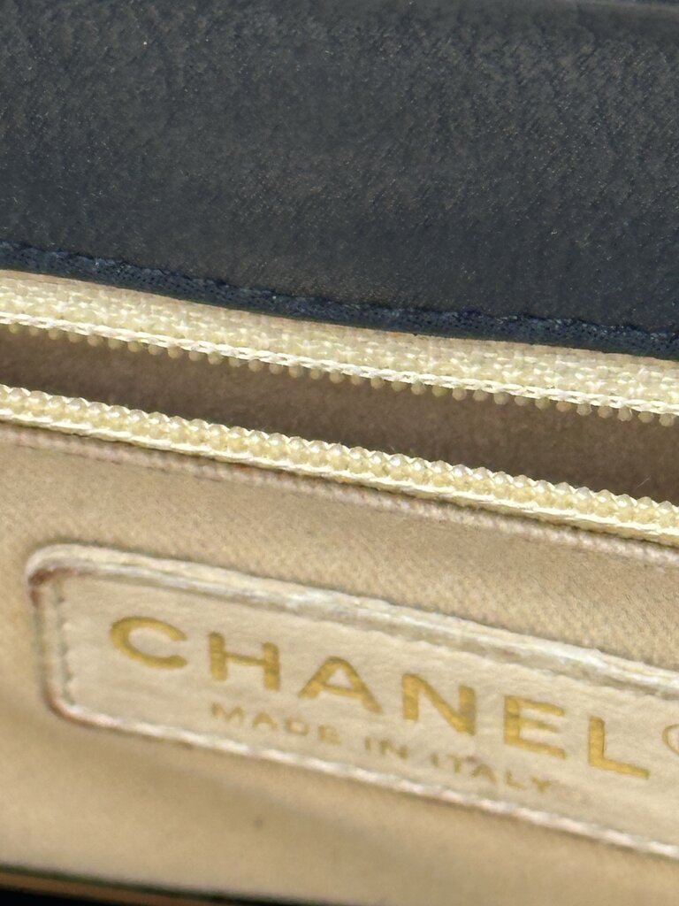 Chanel Quilted Lambskin Gold Chain Shoulder Bag