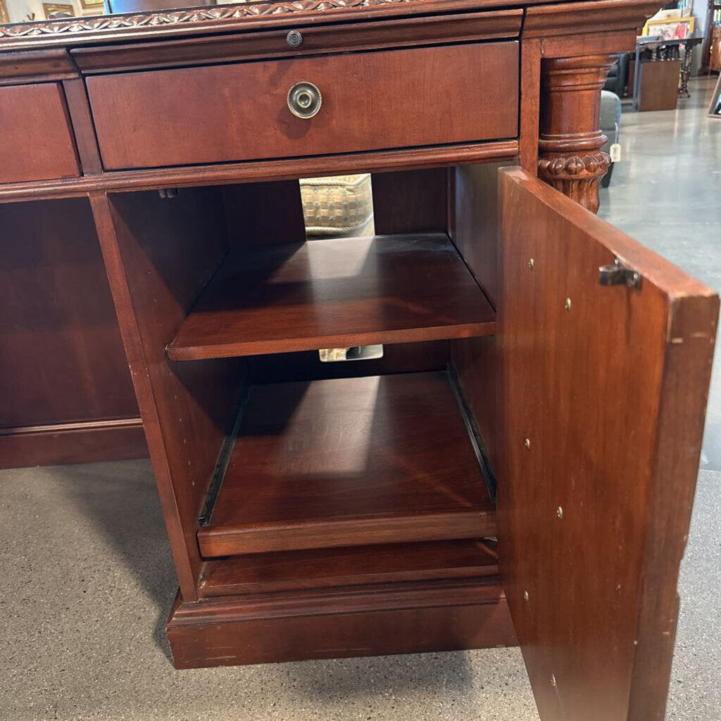 Hekman Executive Desk - 72X24X31H