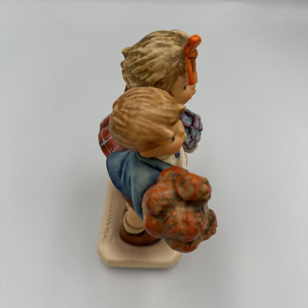 Goebel Hummel The Love Lives On Figurine- 5X3X6H