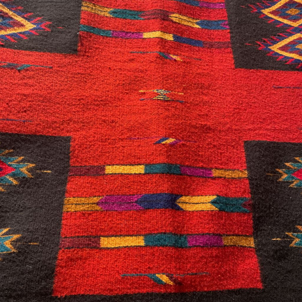 Isaqac Vasquez Red/Black/Green Tapestry - 77X49H