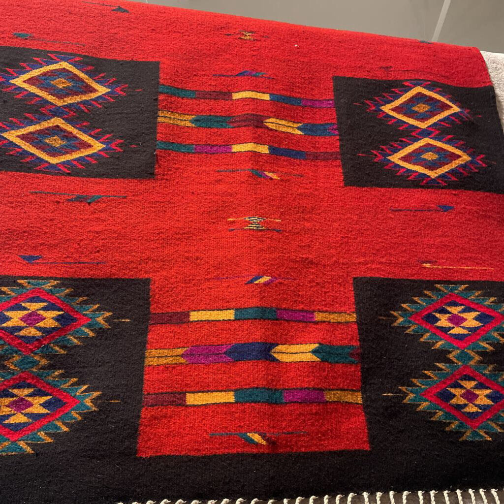 Isaqac Vasquez Red/Black/Green Tapestry - 77X49H