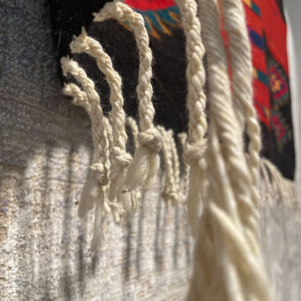 Isaqac Vasquez Red/Black/Green Tapestry - 77X49H