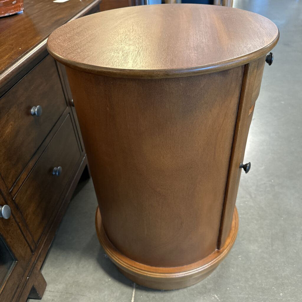 Nature & Home Trends Round Side Table- 17.5X26H