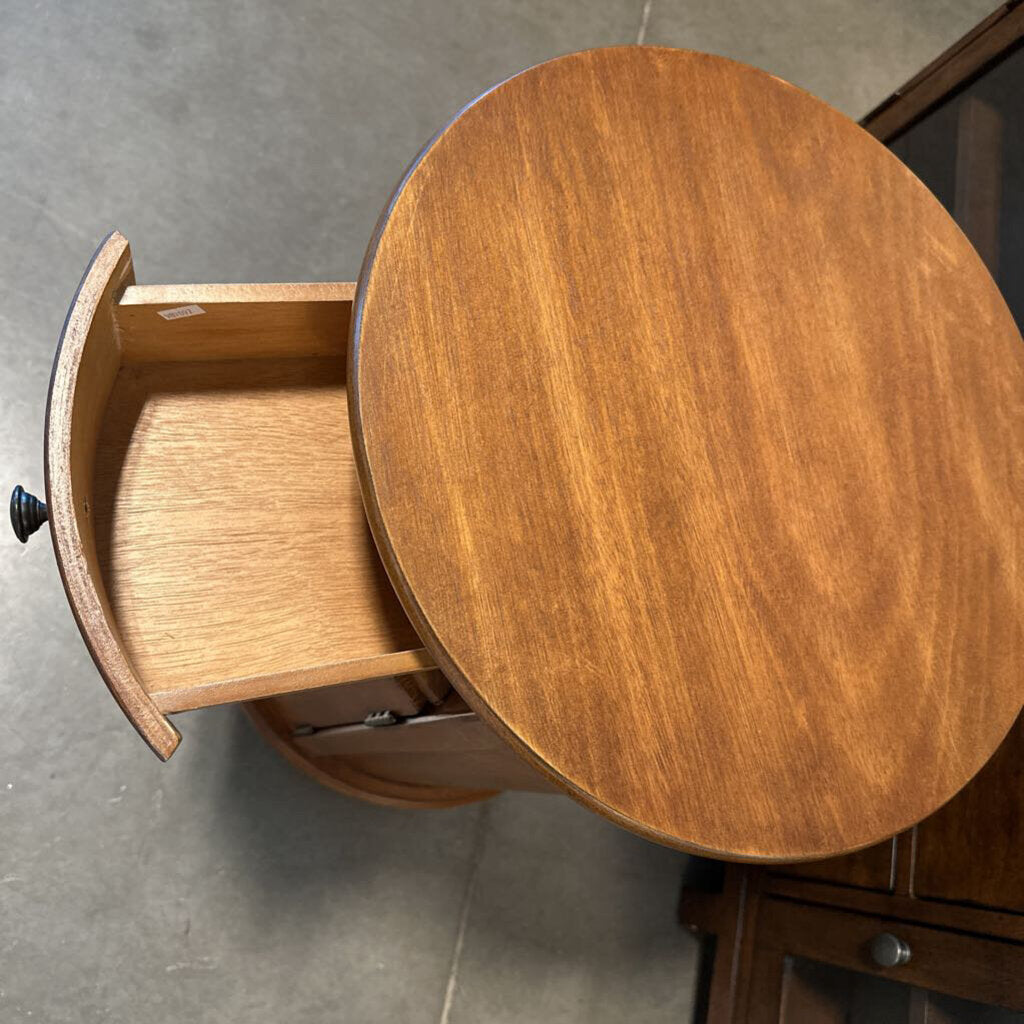 Nature & Home Trends Round Side Table- 17.5X26H