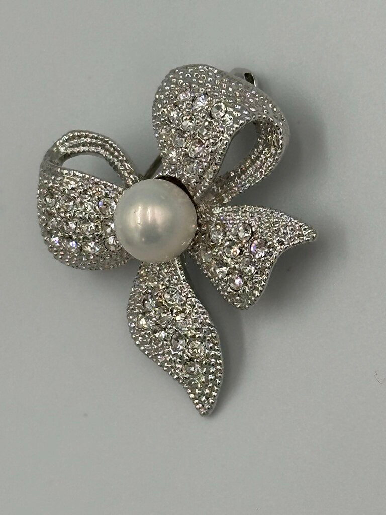 "Prissy" Bow Brooch Pin