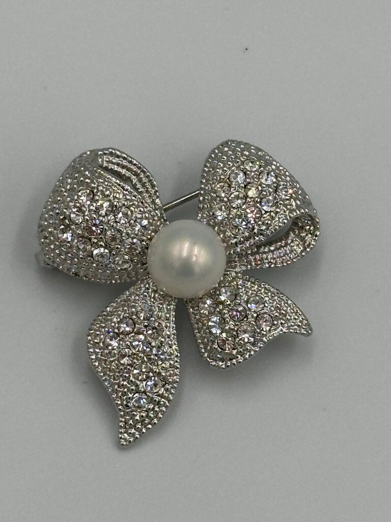 "Prissy" Bow Brooch Pin