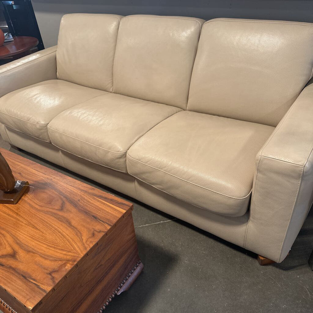 Natuzzi Cream Leather Queen Sleeper Sofa -85X37X35H