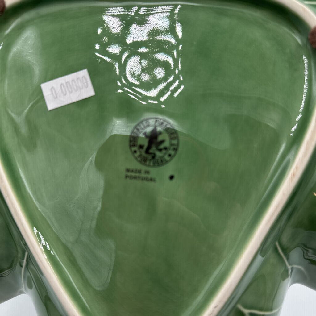 Bordallo Pinheiro Green Maple Leaf Dish Portugal - 13x3x10