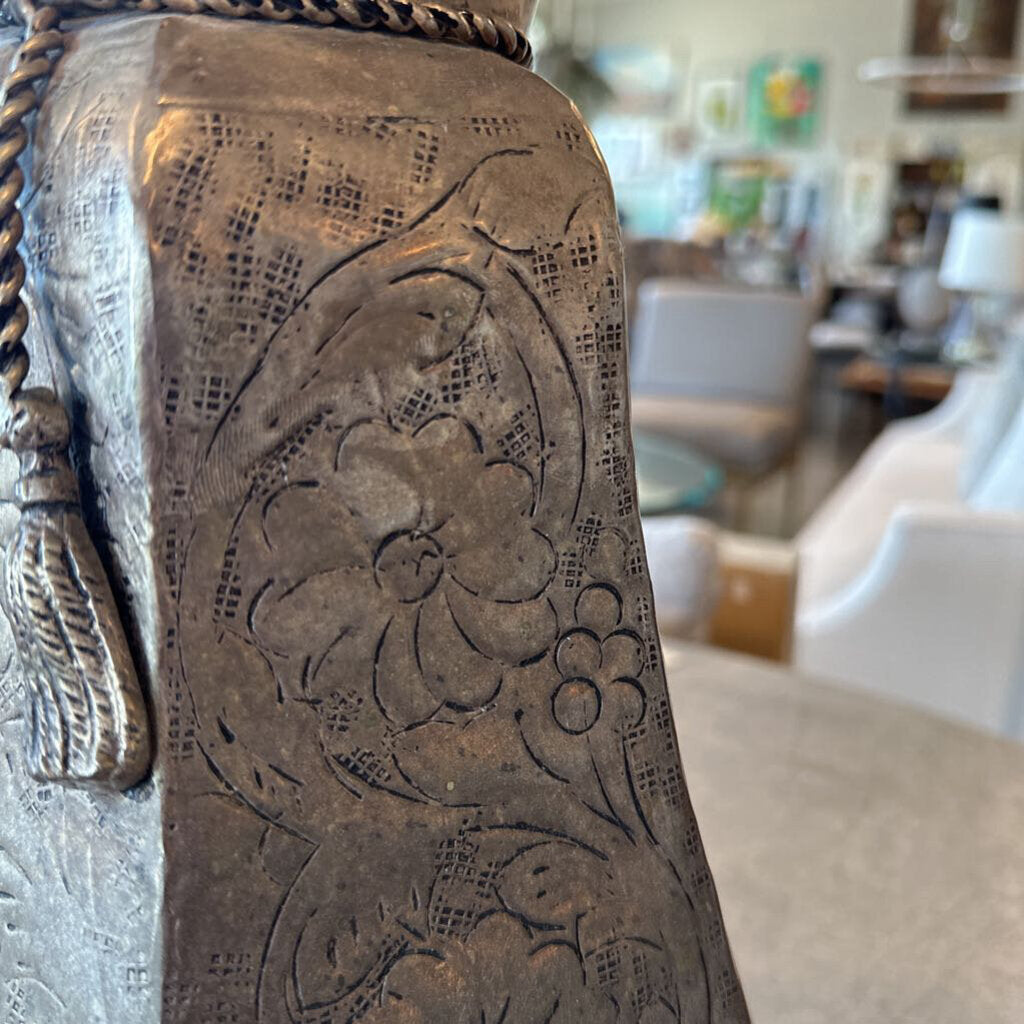 Hosley Mexican Tin Vase W/ Gass-9X17H