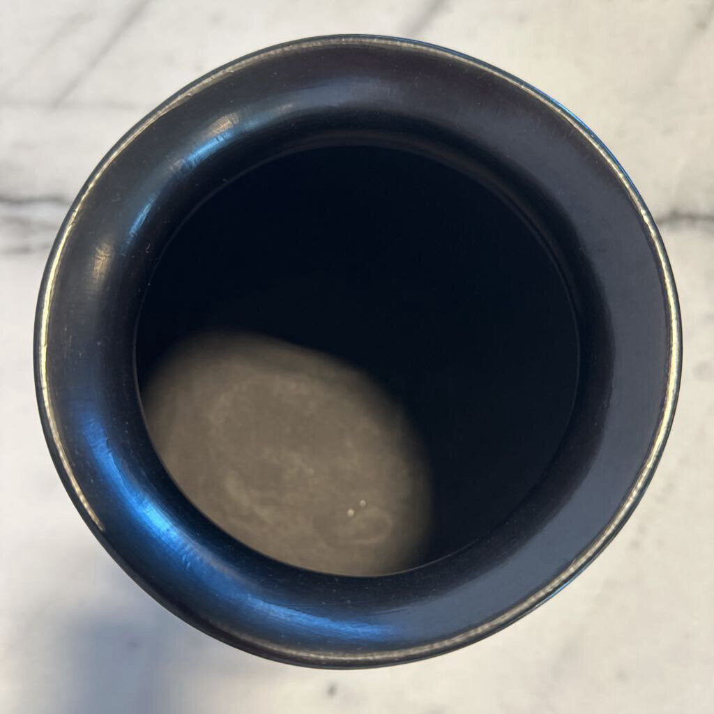 Mata Ortiz Pottery by Armando Silveira- 7X8.5H