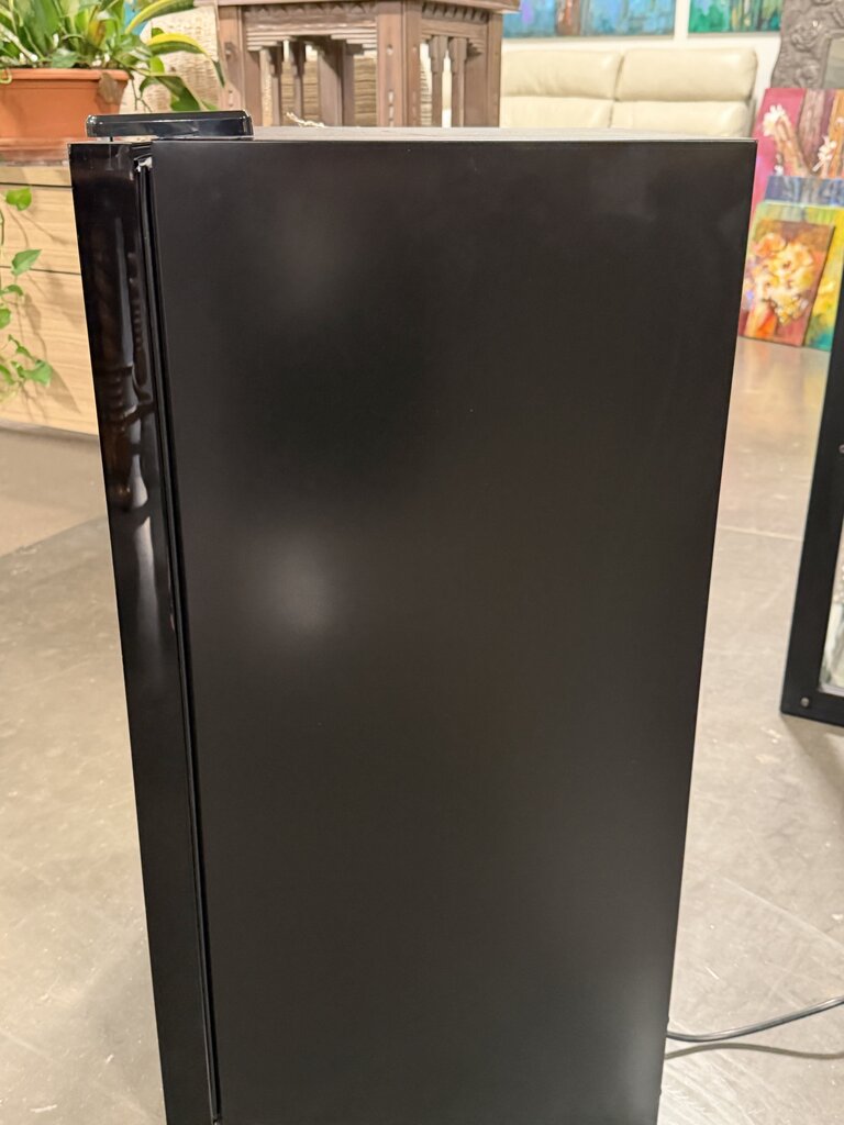 Wine Enthusiast 32 Bottle Dual Zone Max Wine Cooler- 19.5X17X33H