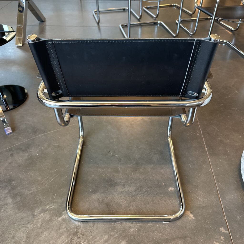 Mart Stam Leather Arm Chairs - Set of 6 - 22.5X18X32