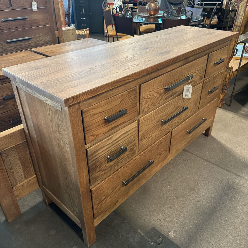 Benchmade Abingdon Oak 8 Drawer Dresser- 64X20X38H