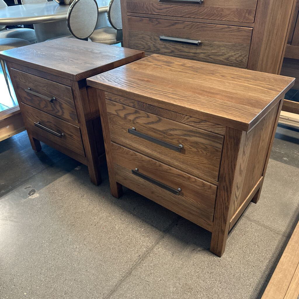 Bassett Benchmade Abingdon Cal-King Bed & Nightstands-79X90X66