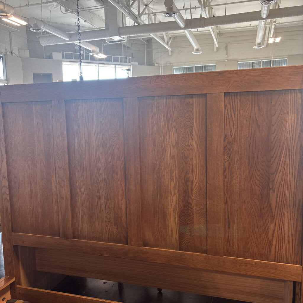 Bassett Benchmade Abingdon Cal-King Bed & Nightstands-79X90X66