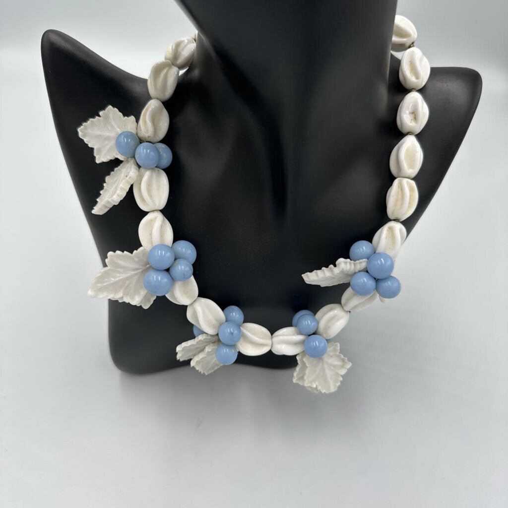 1950s Celluloid Flower Leaf Bib Necklace White & Periwinkle Blue