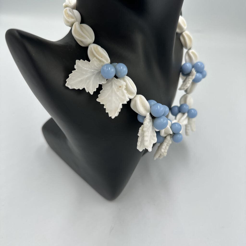 1950s Celluloid Flower Leaf Bib Necklace White & Periwinkle Blue